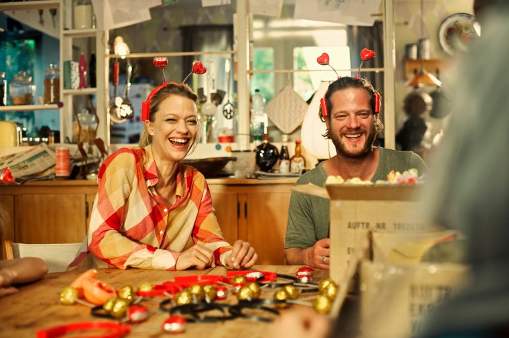 AboutaGirl_5_Family_Sabine (Heike Makatsch)_Jeff (Aurel Manthei)_(c) IMBISSFILM_Bastian Fischer